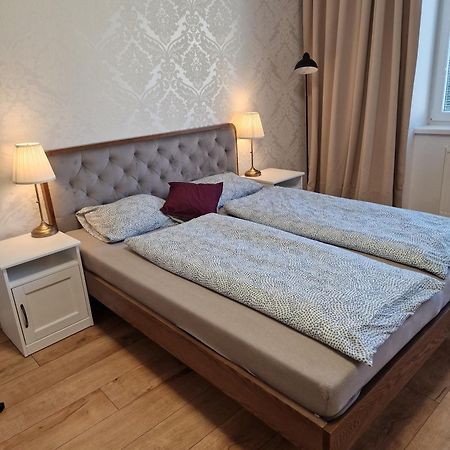 Old Town Apartment - 2 Bedrooms Братислава Экстерьер фото