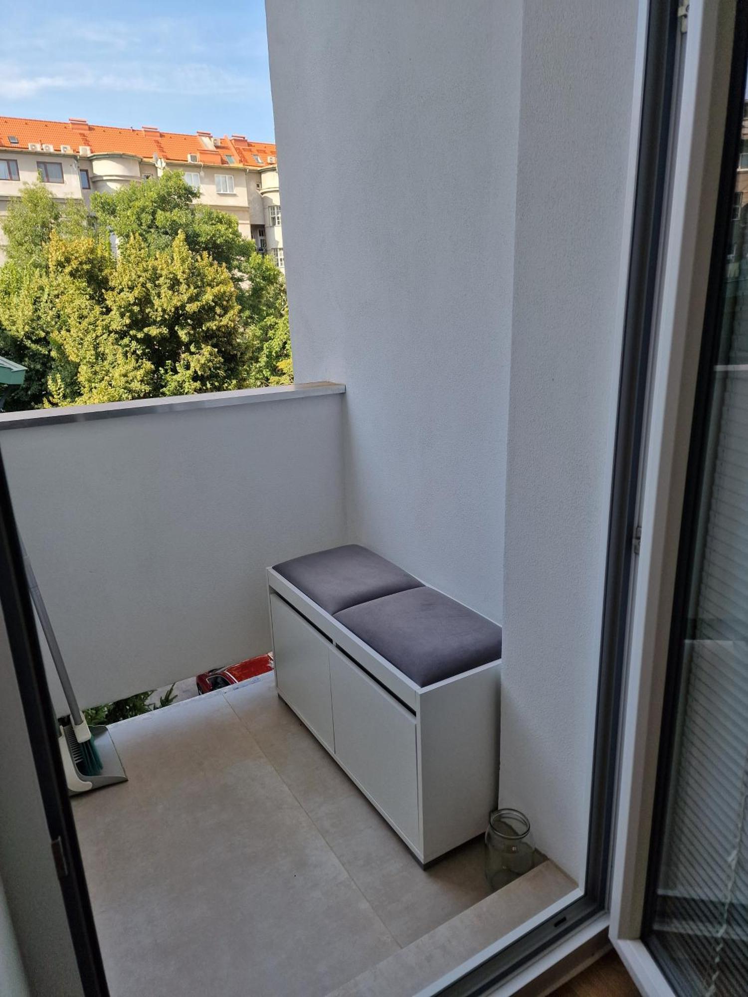 Old Town Apartment - 2 Bedrooms Братислава Экстерьер фото